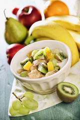 Spelt Cornflakes with milk and fruit