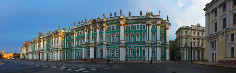 Fototapeta na wymiar Panorama z Pałacu Zimowego
