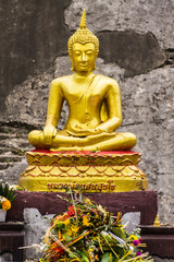 Obraz premium Buddha Statue At Chedi , Wat Chedi Lung Chiangmai