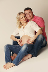 Obraz na płótnie Canvas Pregnant woman and her husband