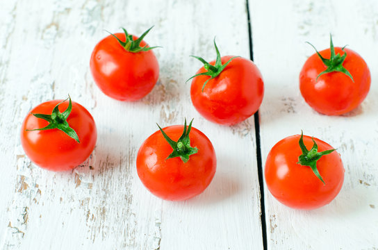 .Fresh cherry tomatoes