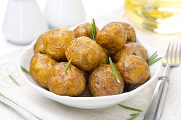 baked new potatoes with spices