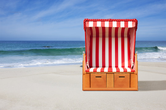 Strandkorb am Meer