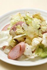 魚肉ソーセージの野菜炒め