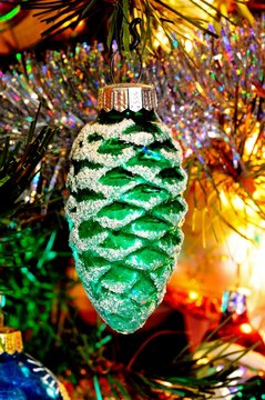 Christmas Pinecone decoration © Arena Photo UK