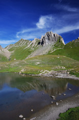 Fototapeta na wymiar randonnée des cinq lacs de la forclaz - haute tarentaise