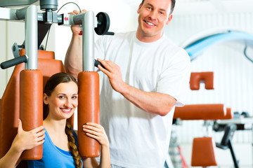 Patientin bei der Physiotherapie