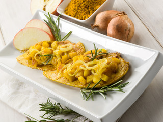escalope with apple onions and curry