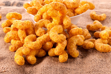 Peanut puffs