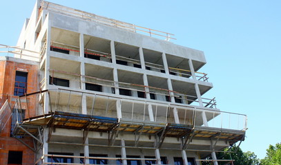 appartements en construction dans immeuble en chantier