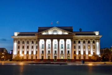 Fototapeta na wymiar Administration of the Tyumen region in night-time lighting