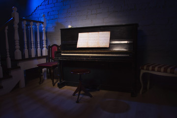 Fototapeta na wymiar Vintage interior with piano