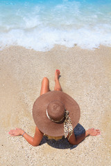 Fototapeta na wymiar Summer vacation woman on beach