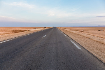 Fototapeta na wymiar salt lake Chott el Djerid in desert in Tunisia