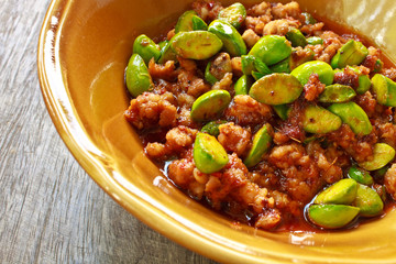 Stir-fried of Spicy Pork with Stink Beans