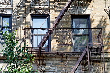 escalier de secours sur façade ancienne New York