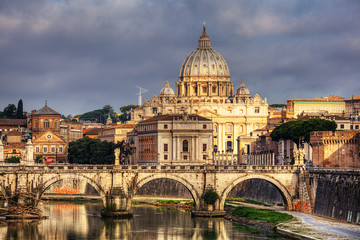 Fototapeta premium widok na katedrę św. Piotra w Rzymie, Włochy