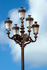 Fototapeta na wymiar The old lantern in Cadiz,Spain