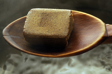 Cubo de caldo Brühwürfel Bouillon cube Dado