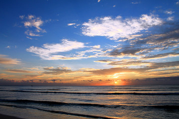 Obraz premium Sunrise in the sea