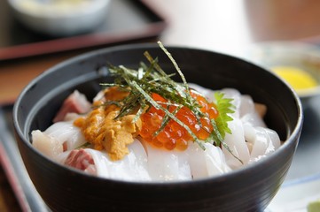 海鮮丼