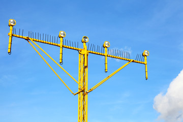 Airport approach landing direction light