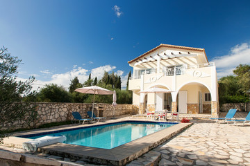 Luxurious villa with pool