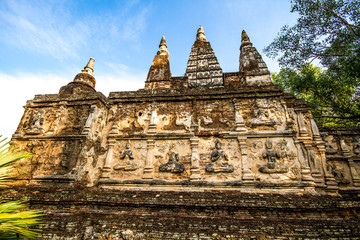 Fototapeta na wymiar Pagoda wat jed-yod chiangmai Thailand