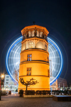 D&uuml;sseldorf bei Nacht mit Riesenrad