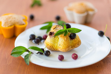 muffins with currants