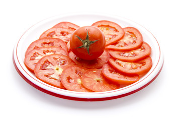 Tomatenscheiben auf Teller