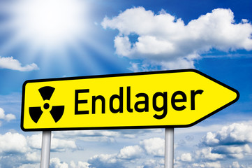 Wegweiser mit Endlager © Stockwerk-Fotodesign