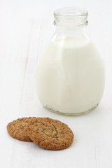 Fresh milk and oatmeal cookies