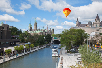 Parliament of Canada and Rideau Canal - obrazy, fototapety, plakaty