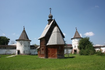 Fototapeta na wymiar The wooden George Church. Russia, Yuriev-Polsky