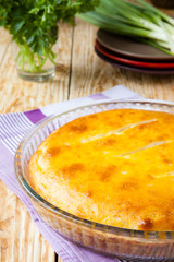round yellow pie baking dish