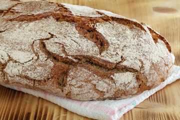 Deftiges Krustenbrot
