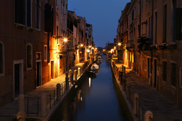 Obraz na płótnie Canvas Venice canal at night