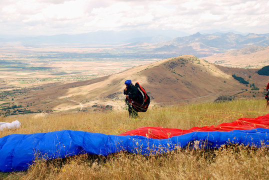 Preparation for enjoyment  Paragliding in Macedonia