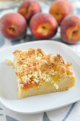 Pfirsich Kuchen mit Streusel