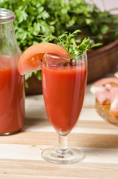 Juice of tomato in glass