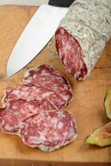 Salame italiano a fette