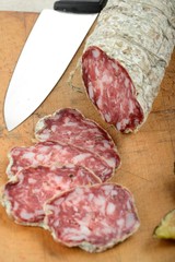 Salame italiano a fette