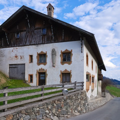 Altes Bauernhaus in Gedeir in Tirol