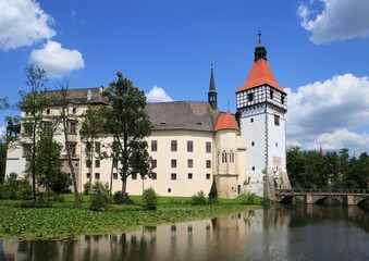Fototapeta na wymiar castle Blatna, south Bohemia, Czech Republic