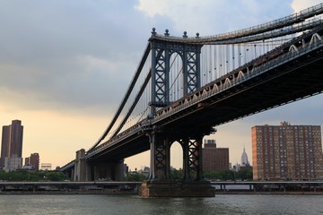 Fototapeta na wymiar Manhattan Bridge sunset