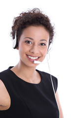 Gesicht einer brünetten schönen lachenden Frau mit Headset