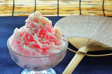 いちごの練乳かき氷