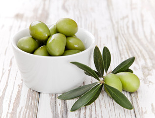 olives with leaves