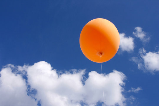 Aufsteigender Luftballon